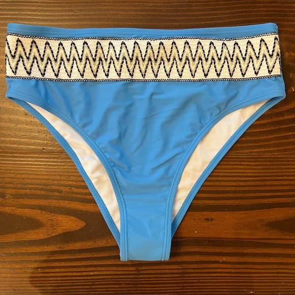 NEW Two-piece Bikini Boho Blue White Bandeau Top High Rise Swimsuit Size Large - Picture 5 of 11